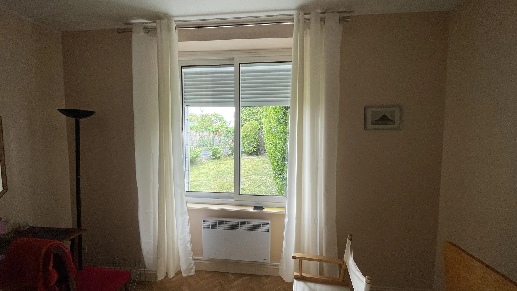 Fenêtre de la chambre du rez-de-chaussée